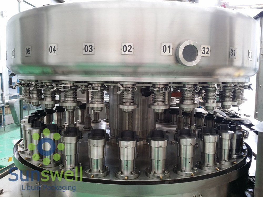 Powerful  Automatic Aluminum Can Filling Machine For Beverage Juice / Beer Soda